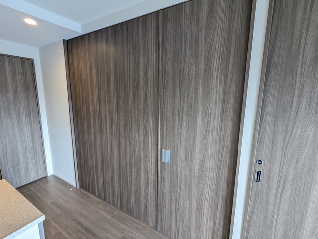 プレディアコート三軒茶屋502号室 スライディングウォール　2025年11月撮影