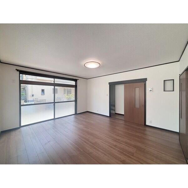 新座市道場2丁目戸建 リビング