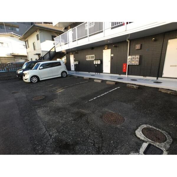 エステートピア日吉103号室 駐車場