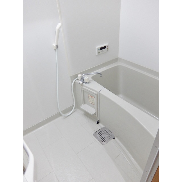 アンプルール 彩華106号室 お風呂