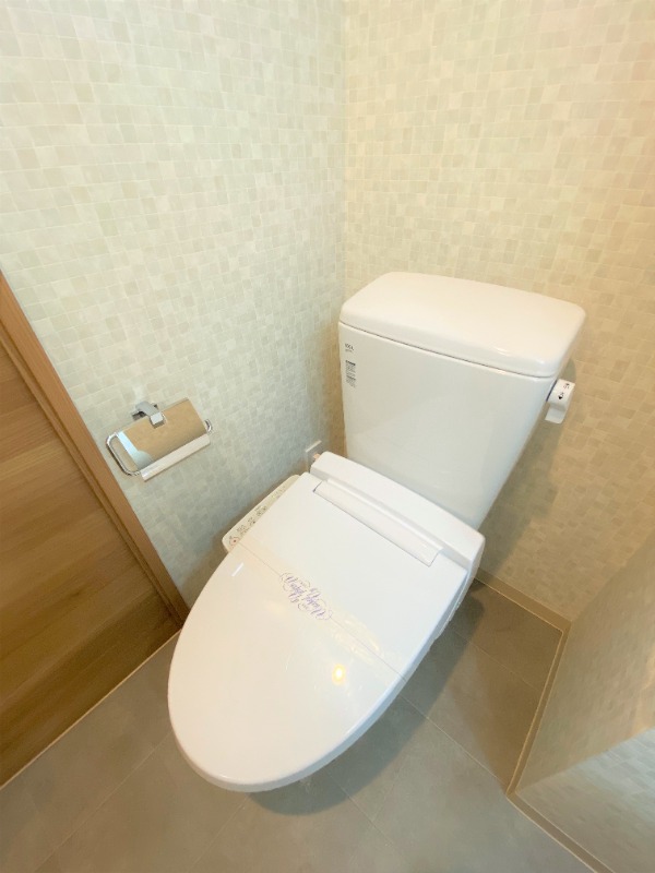 モアナコート北綾瀬3階 トイレ