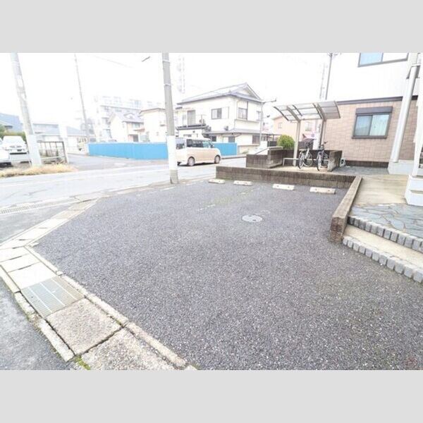 ラ・フルール四季 駐車場