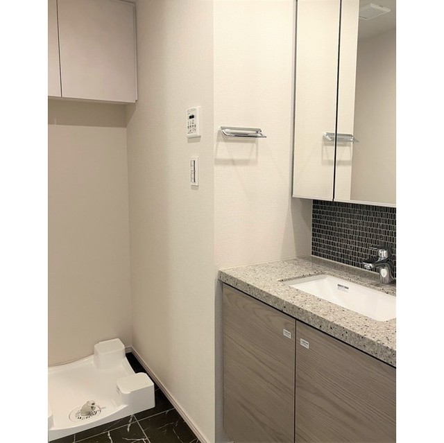 ザ・パークハビオ入谷1406号室 同建物別部屋の参考画像