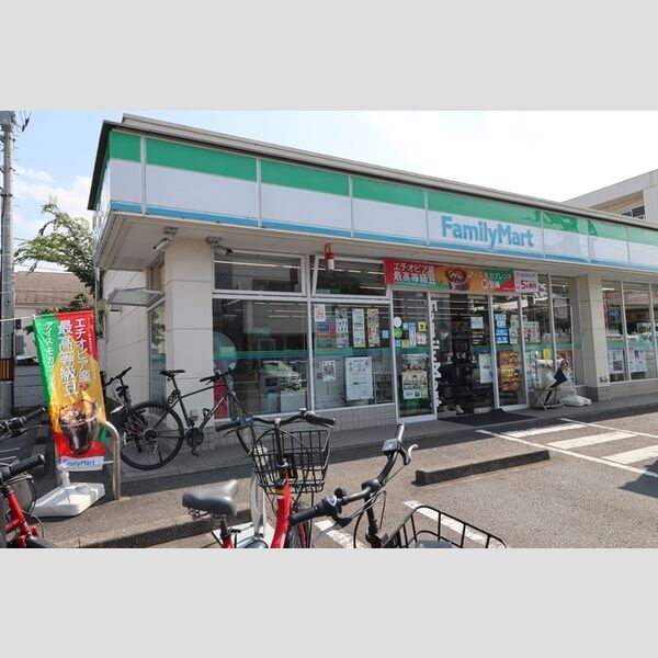 Blancheneige　A棟201号室 ファミリーマート高松6丁目店