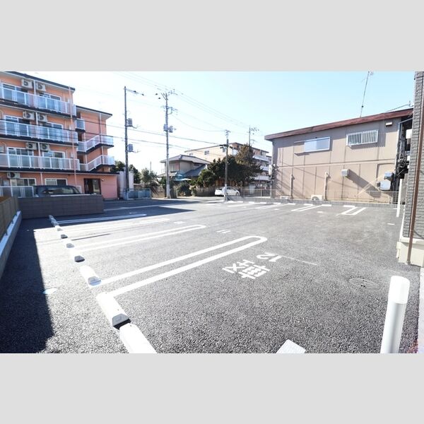 サニークレスト 駐車場