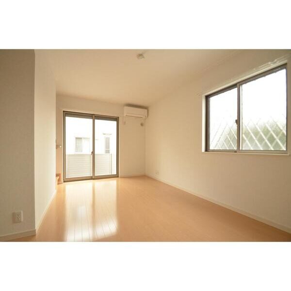 プランドール横濱II リビング