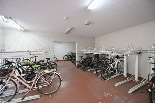 パレステュディオ渋谷ＷＥＳＴ13階 駐輪場