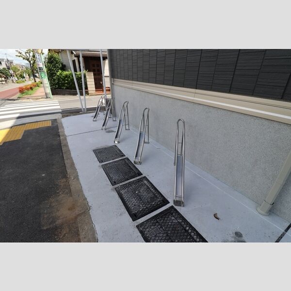 D-Style氷川台301号室 駐輪場