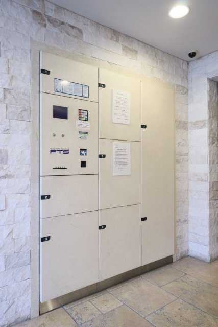 ロアール高円寺3階 宅配ボックス