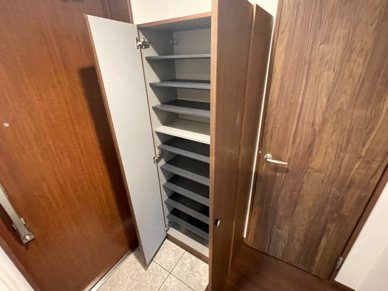 エクセレントアフィー横浜橋4階 玄関