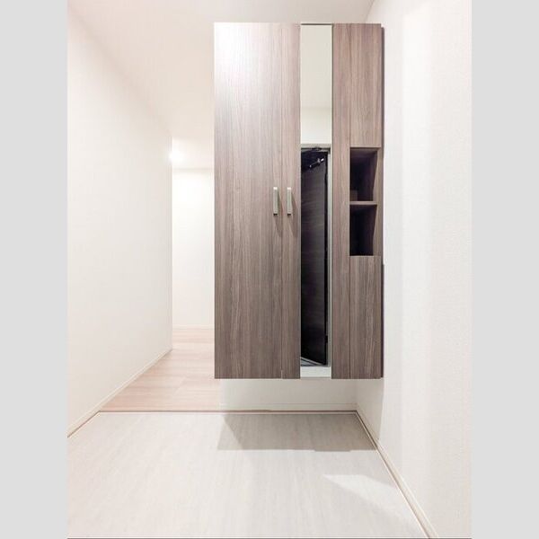 グラナーデ西新井栄町202号室 玄関