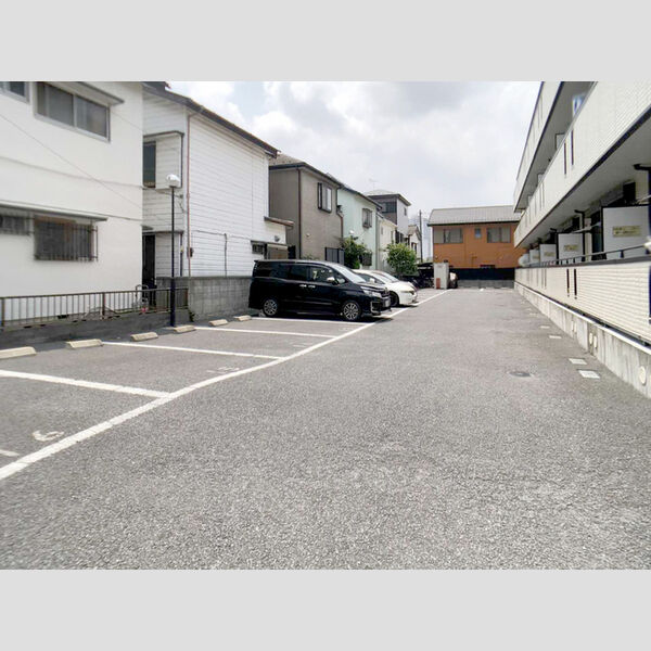ロイヤルハーモニー207号室 駐車場