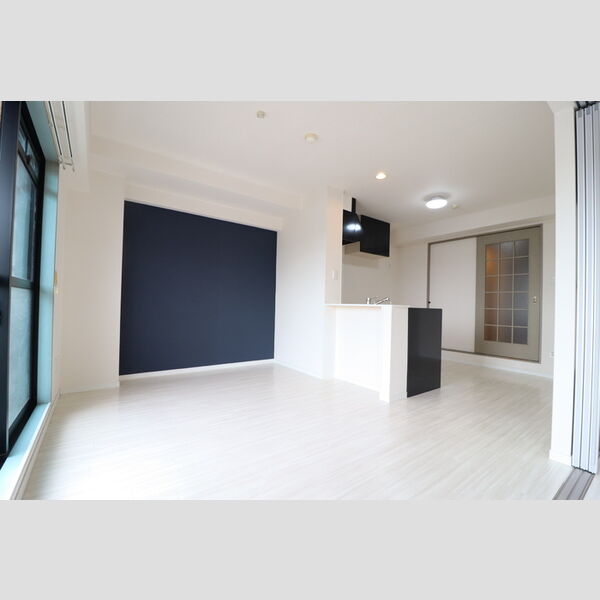 ミドルロード　壱番館 リビング