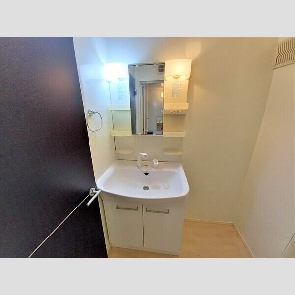 ウエストエーデル 洗髪洗面化粧台