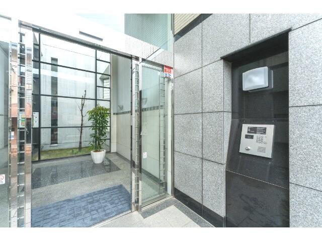 世田谷野毛レジデンス3階 エントランス