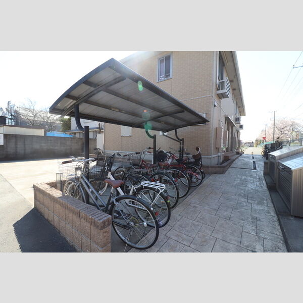 ハーモニー 屋根付き駐輪場