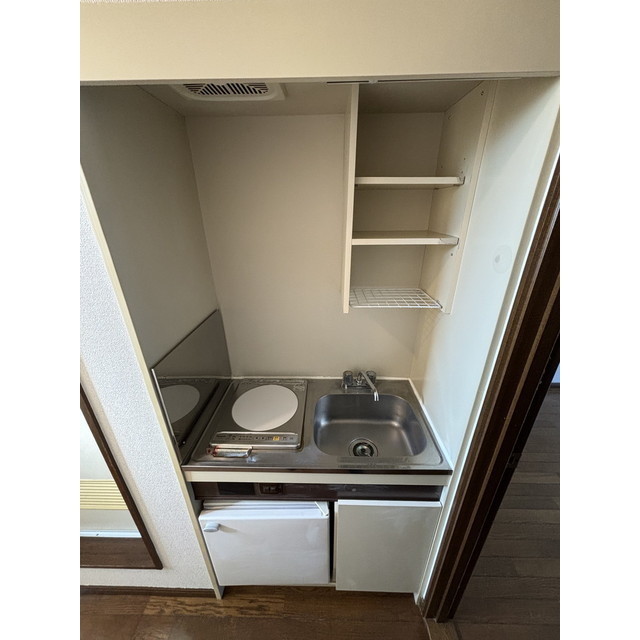 ヴェルディ下馬0205号室 ミニ冷蔵庫付