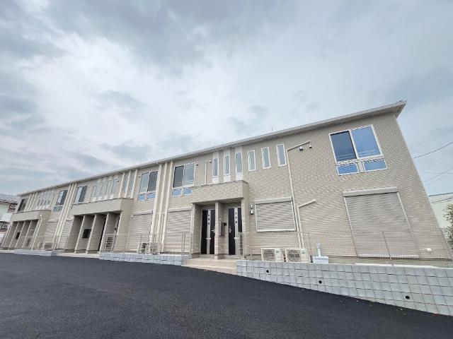 ノイエプルーシア 外観写真（昼）