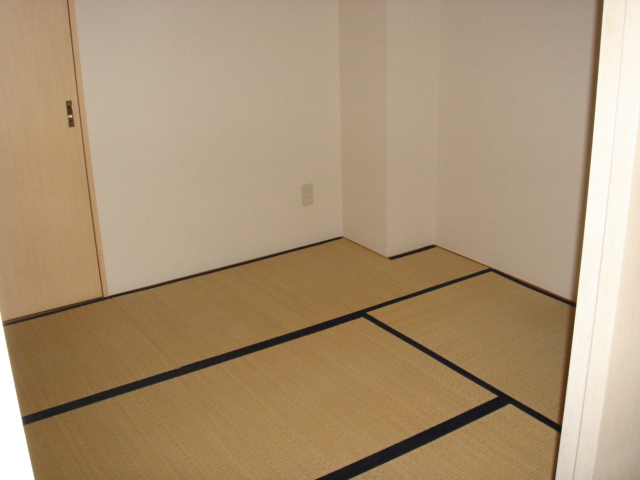 サザンフィールド301号室 和室