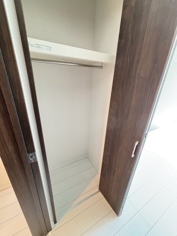 ウィンメゾン薬園台 便利な収納スペースです