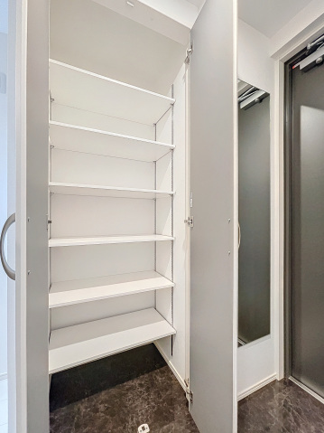 リブレスト篠崎 シューズボックス