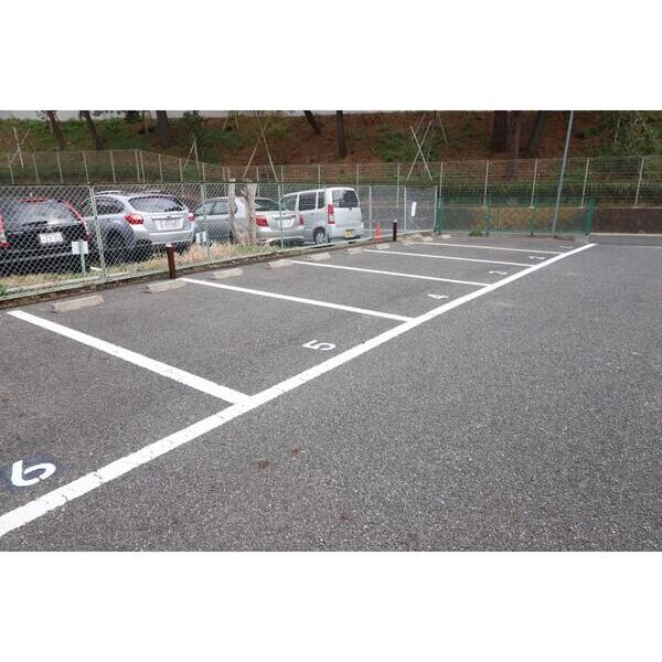 サンライズ飯山満 駐車場