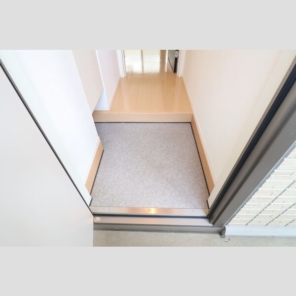 エミナンスⅡ201号室 玄関