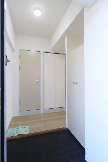 大成ルームズ1階 玄関