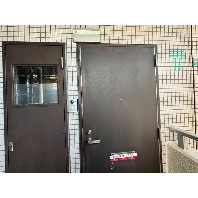 ユーコート鴨居 玄関