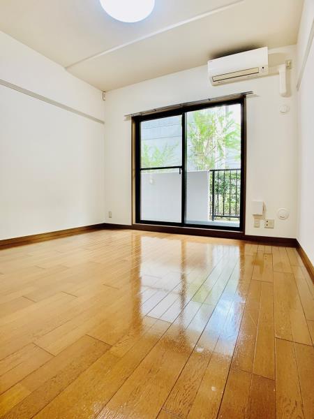 メゾンベール南麻布1階 リビング