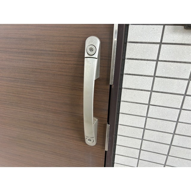 ルミエール岸町203号室 玄関