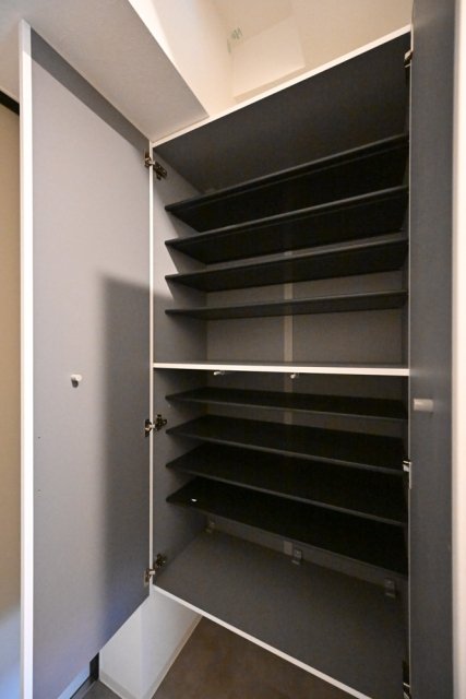 フェリデンシア御嶽山2階 靴入