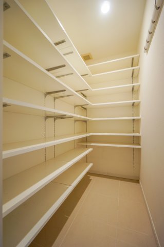 グランドメゾン代沢 収納