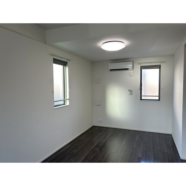 リーヴァ・ノイ リビング