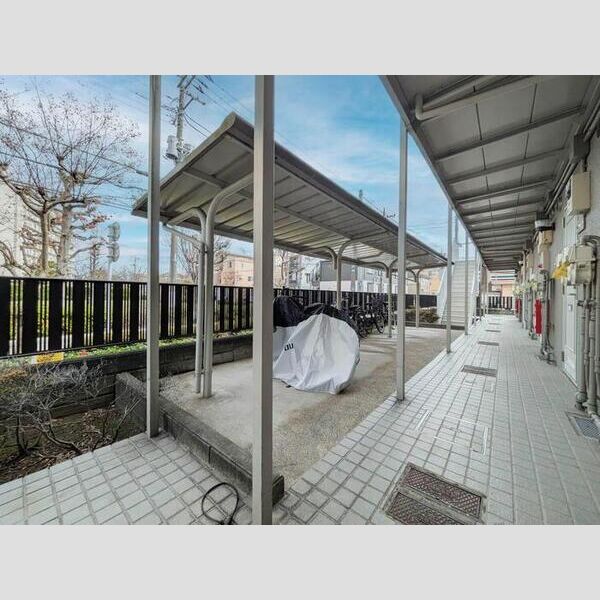 スクエア高砂208号室 駐輪場