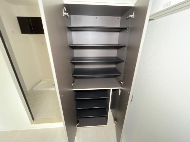 ヴィーナス（Ｖenus）301号室 下駄箱