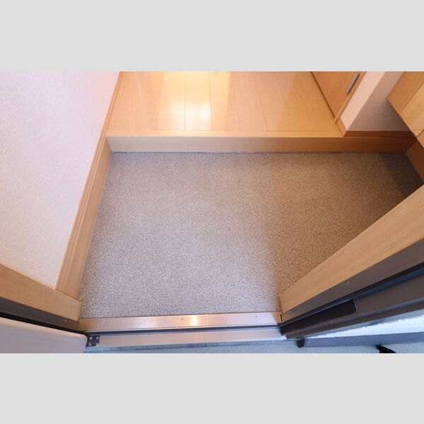 リヴェール102号室 玄関