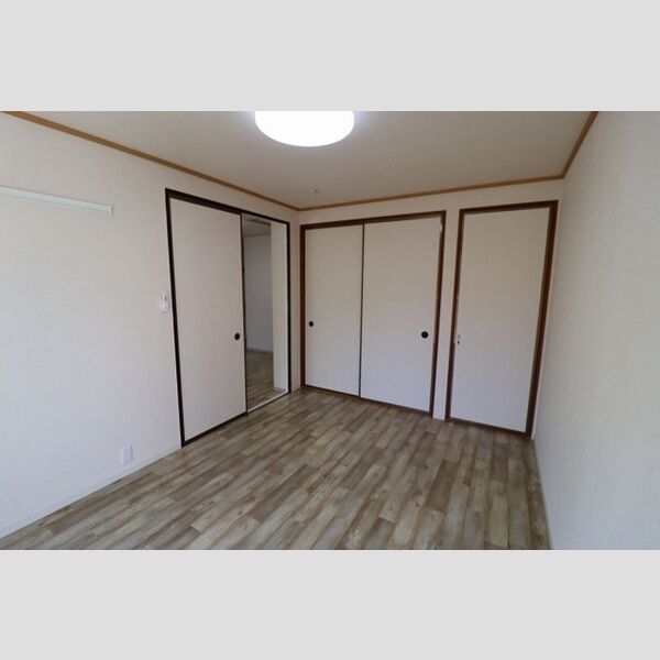 グランディール205号室 同建物別部屋の参考画像