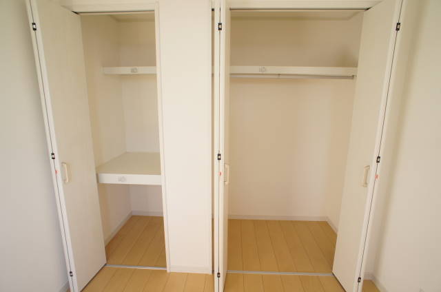 南生実町貸戸建２号棟 収納