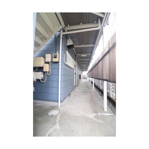 ピースフルイースト エントランス