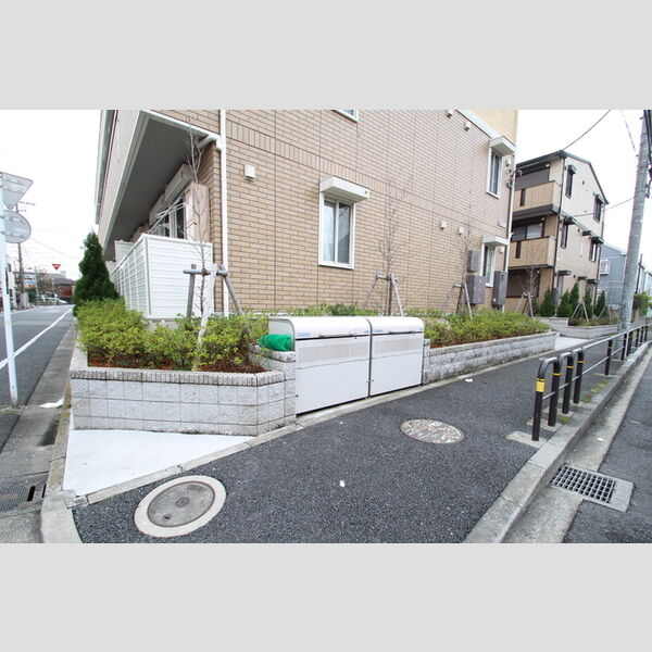 セジュール保塚A203号室 清潔なゴミストッカー