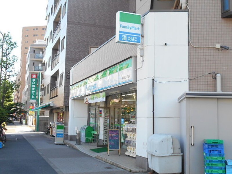 プリマドンナ1階 ファミリーマート東葛西七丁目店