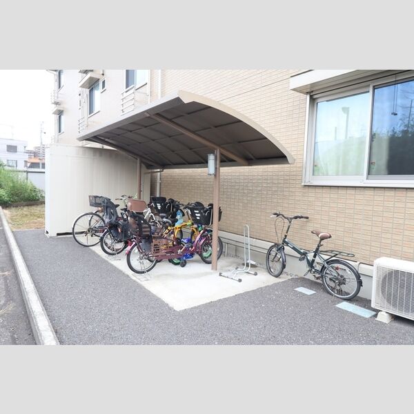 ベル八潮 駐輪場