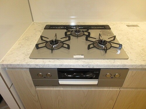 サンウッドフラッツ新宿四谷三丁目8階 ３口ガスコンロ