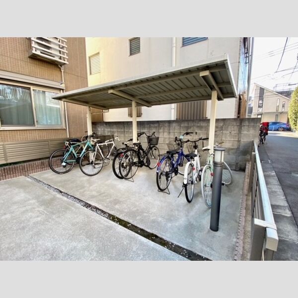 ルミエール久が原 駐輪場