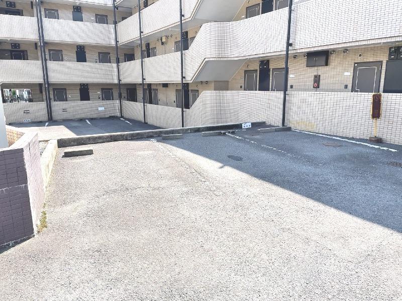 リフォックスハイム館町2階 駐車場