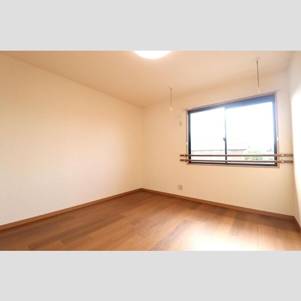 ロイヤルガーデン　B201号室 洋室7帖