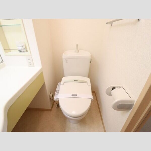 ヴィラ・グランメール108号室 温水洗浄暖房便座