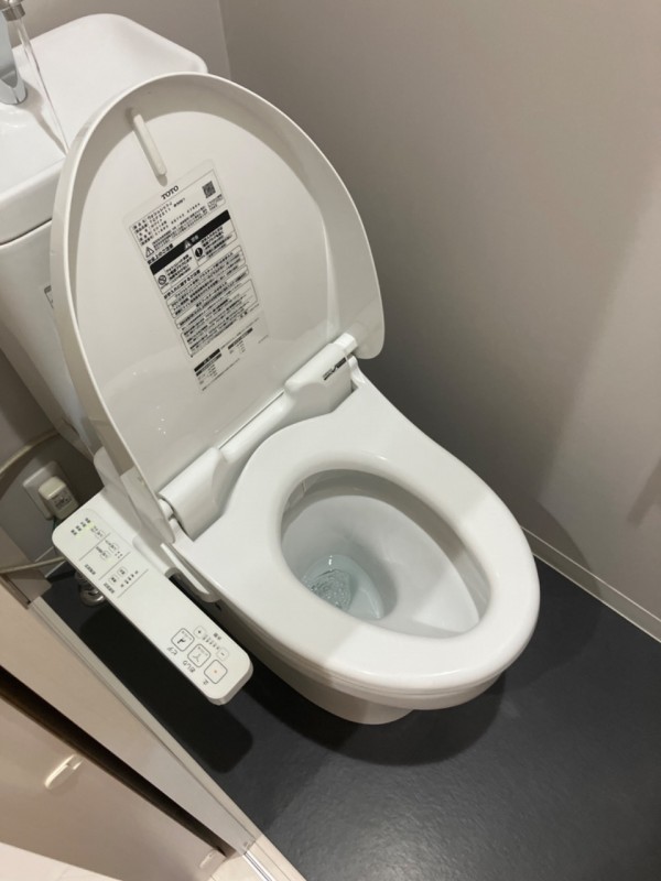 Ｒ－ＢＡＳＥ2階 トイレ