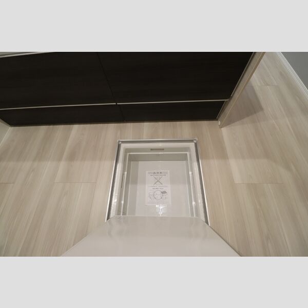 セレスティア小豆沢105号室 床下収納